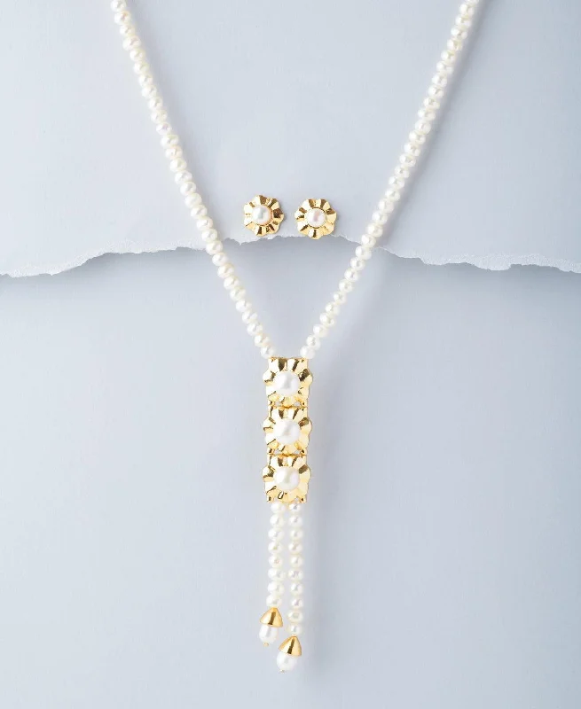 Stamped initial necklaces-Floral Pearl Necklace Set