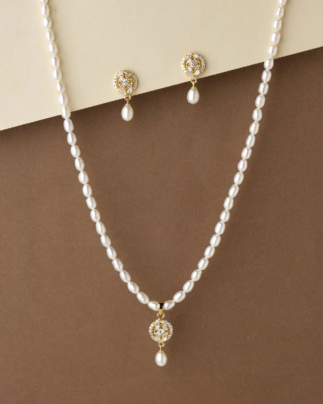 Nine-strand necklaces-Pretty Pearl Necklace Set