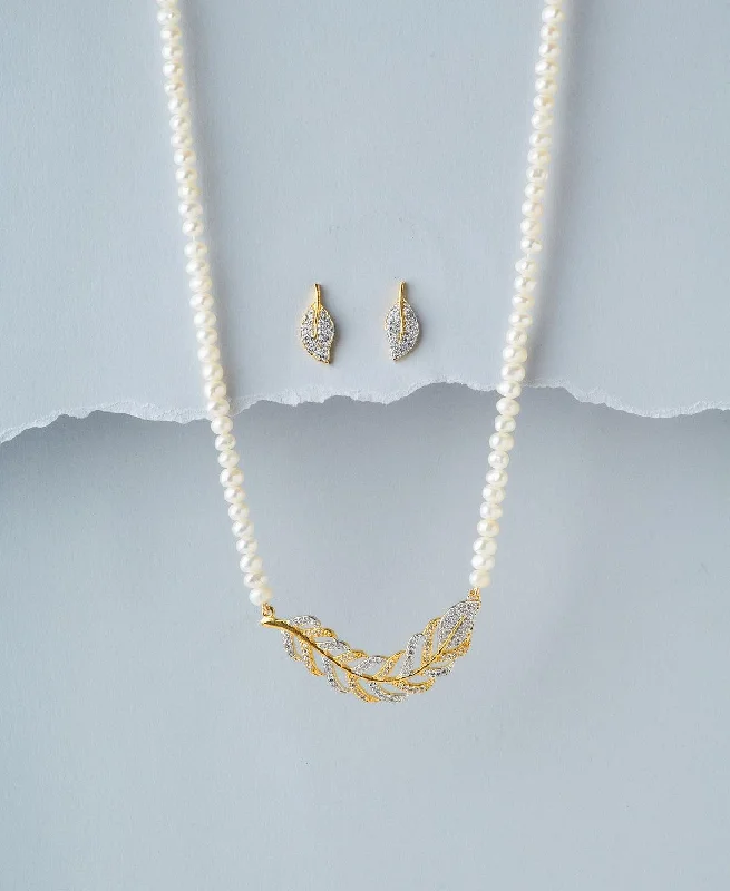 Ruby drop necklaces-Leaf Pearl Necklace Set