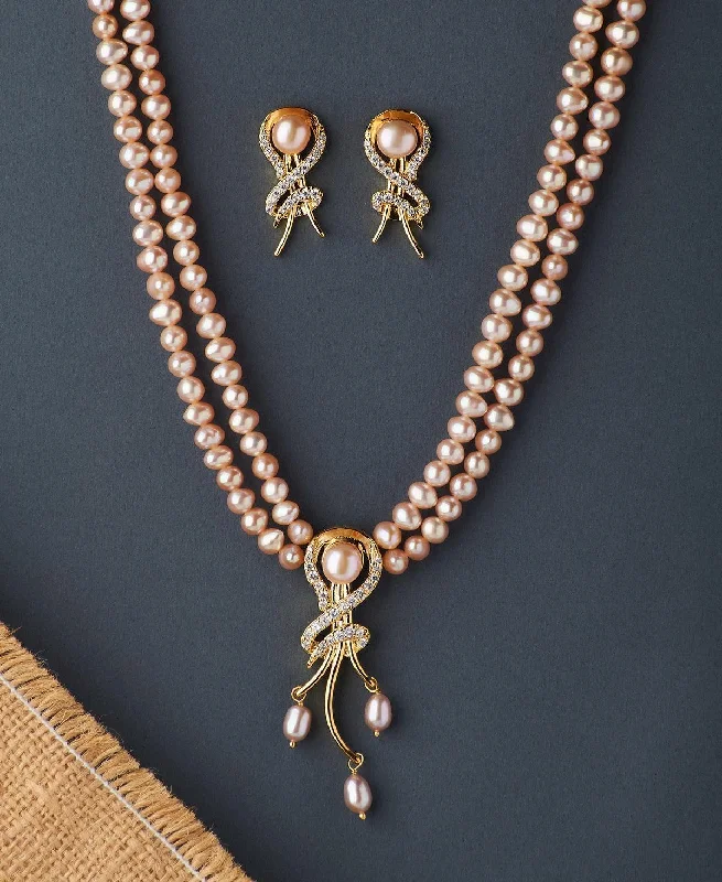 Bold art necklaces-Fashionable Stone Studded Pearl Necklace Set