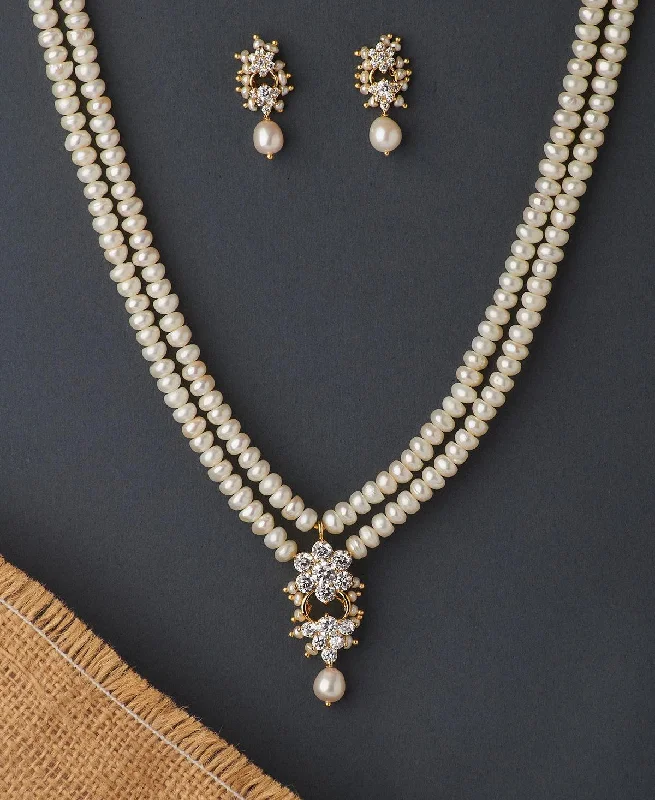 Glossy pearl necklaces-Floral Pearl Necklace Set