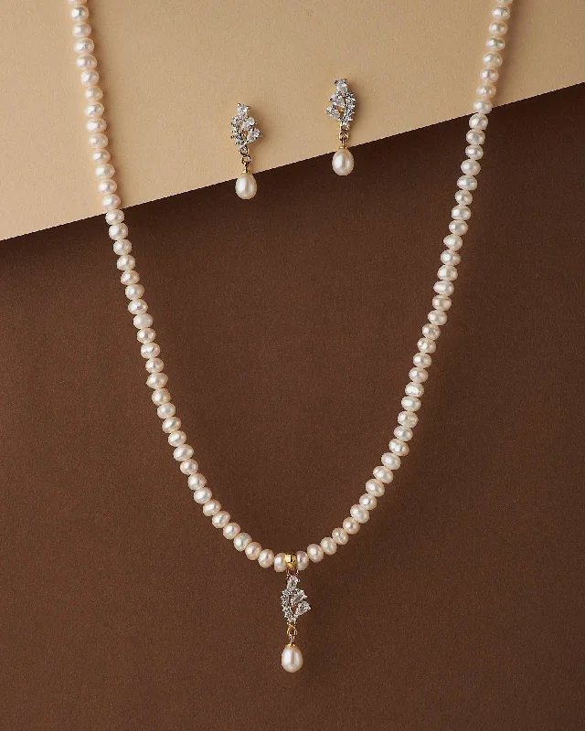 Bold gem necklaces-Pretty Pearl Necklace Set