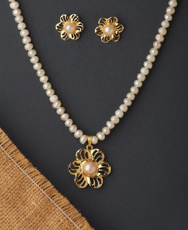 Glossy enamel necklaces-Floral Real Pearl Necklace Set