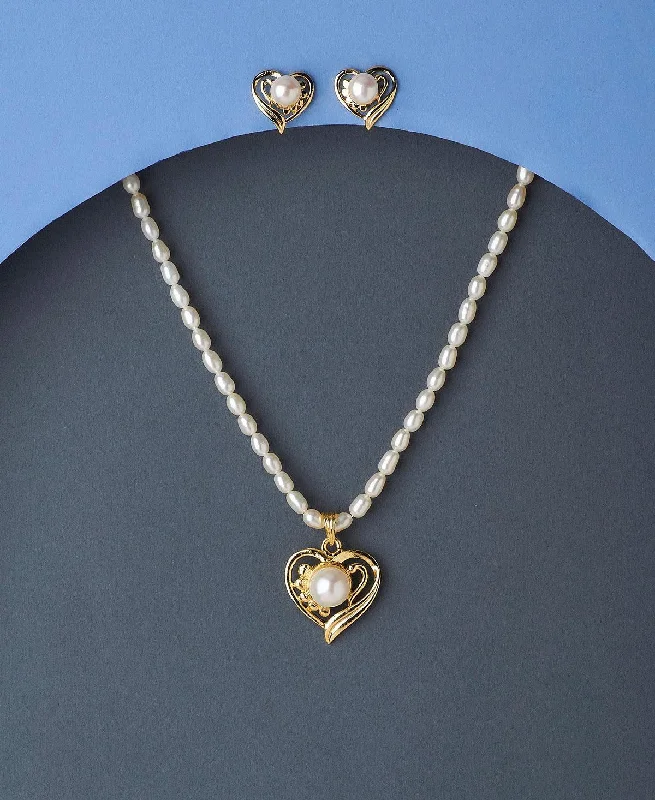 Brushed gold necklaces-Heart Shaped Real Pearl Necklace Set