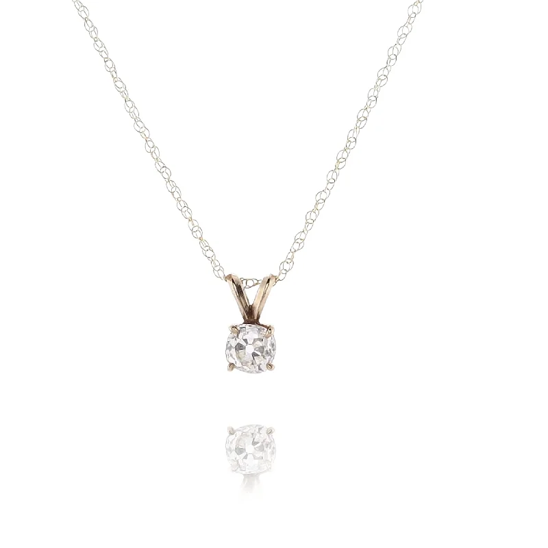 Stretch cord necklaces-Estate 14 Karat Yellow Gold Solitaire Diamond Pendant Necklace