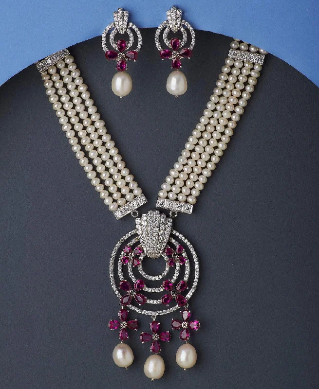 Stellar star necklaces-Floral Stone Studded White Pearl Necklace Set