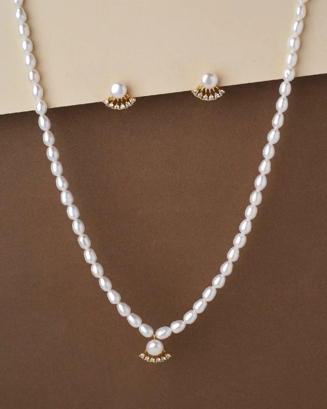 Solid chain necklaces-Pretty Pearl Necklace Set