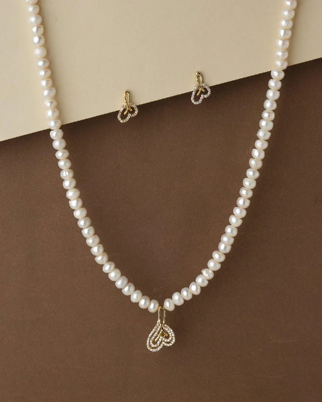 Simple cross necklaces-Pretty Pearl Necklace Set