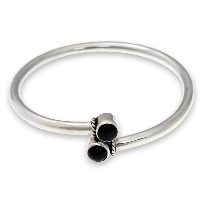 Whimsical bangles-Onyx Bangle Bracelet, 'Shooting Stars' (Indonesia) - 7'6" x 9'6"