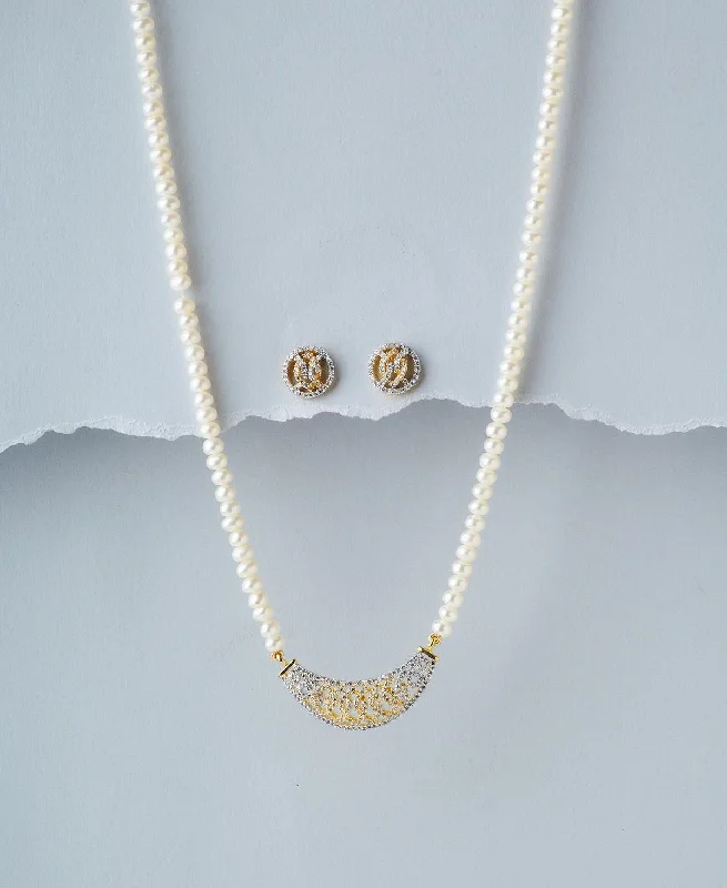 Victorian charm necklaces-Pretty Pearl Necklace Set