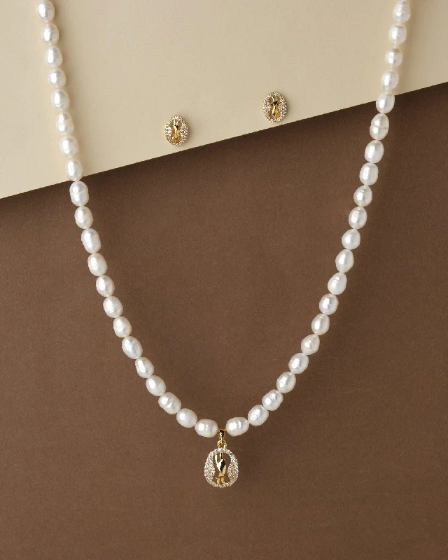 Coil knot necklaces-Pretty Pearl Necklace Set