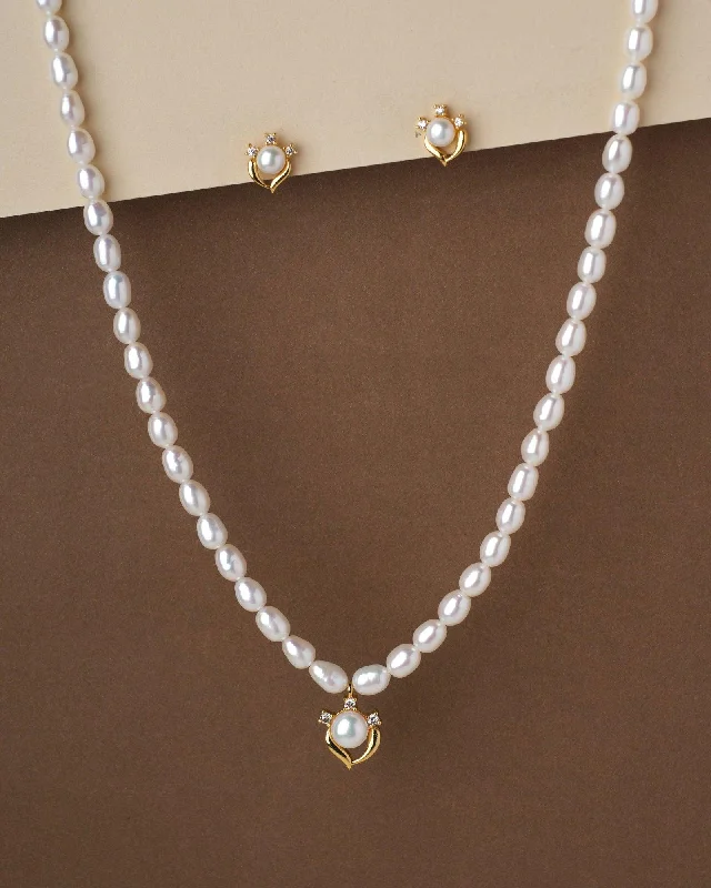 Snap clasp necklaces-Pretty Pearl Necklace Set