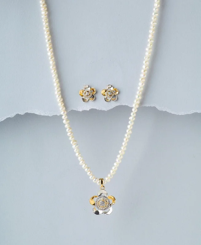 Silk fringe necklaces-Floral Real Pearl Necklace Set