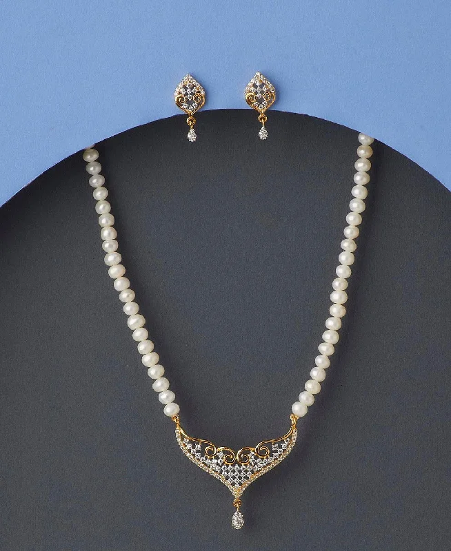 Old photo necklaces-Mangalsutra Design Pearl Necklace Set