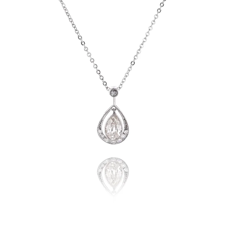 Thick link necklaces-Estate Platinum and 14 Karat White Gold Diamond Pendant Necklace