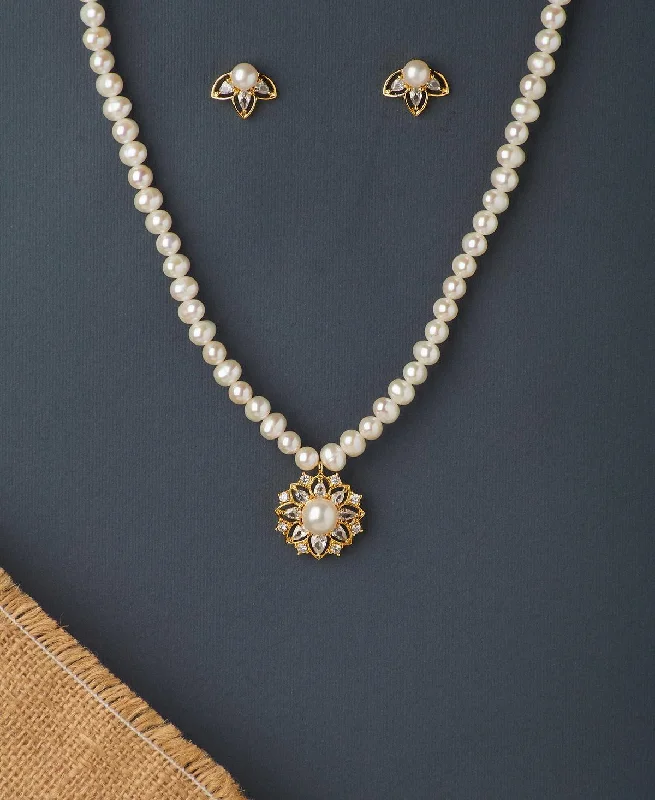 Stellar star necklaces-Floral Real Pearl Necklace Set